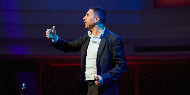 Mimoun Oaissa, acteur, storyteller en trainer